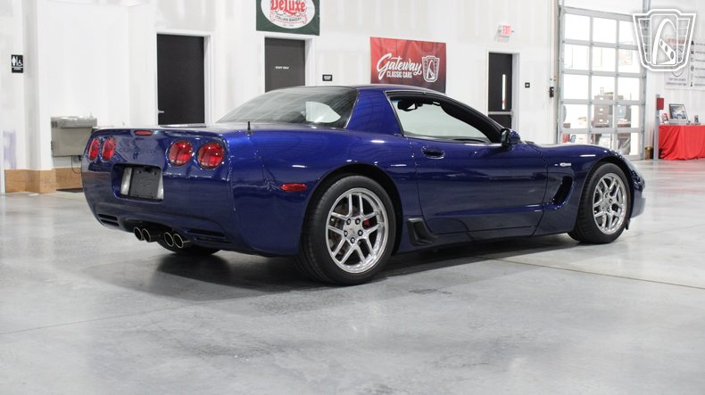 2004 Chevrolet Corvette 23