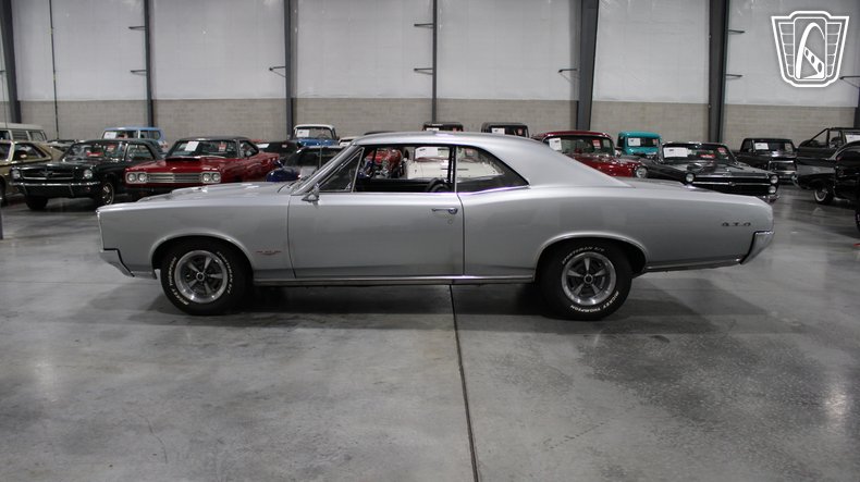 1966 Pontiac GTO 14