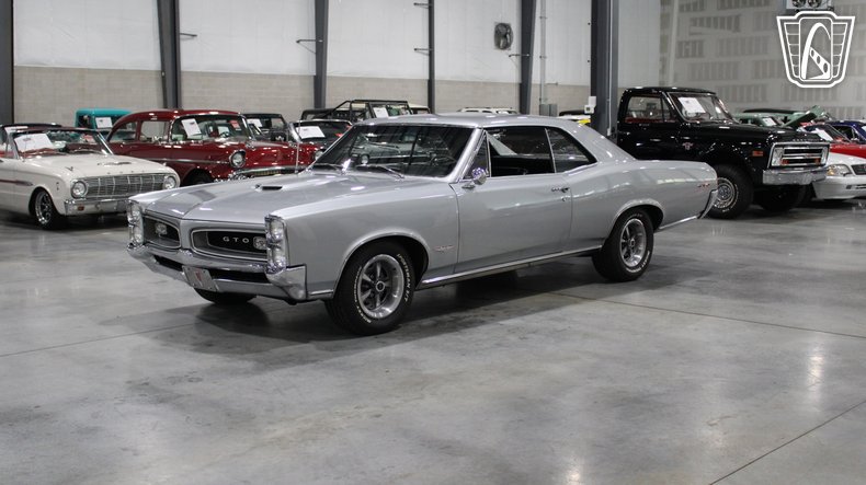 1966 Pontiac GTO 12