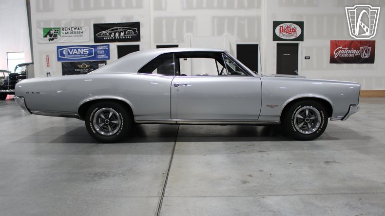 1966 Pontiac GTO 26