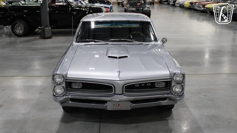 1966 Pontiac GTO 38