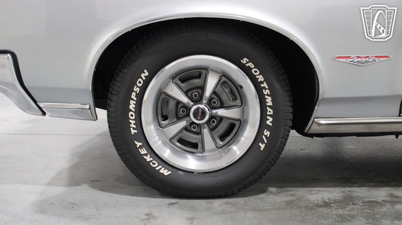 1966 Pontiac GTO 43
