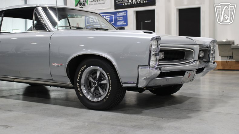 1966 Pontiac GTO 73