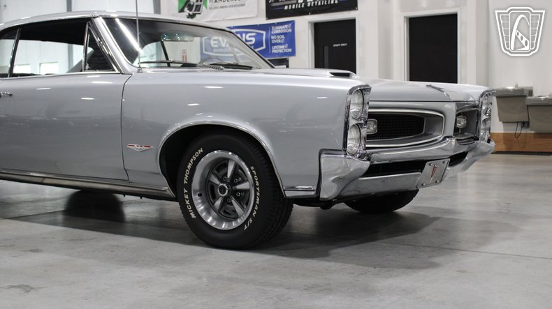 1966 Pontiac GTO 74