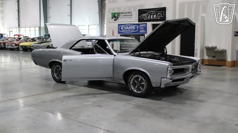 1966 Pontiac GTO 85