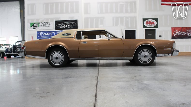 1974 Lincoln Continental 26
