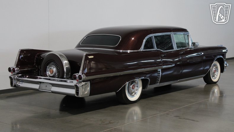 1957 Cadillac Fleetwood 24