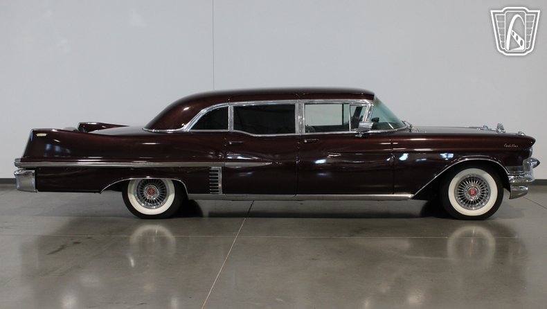 1957 Cadillac Fleetwood 23