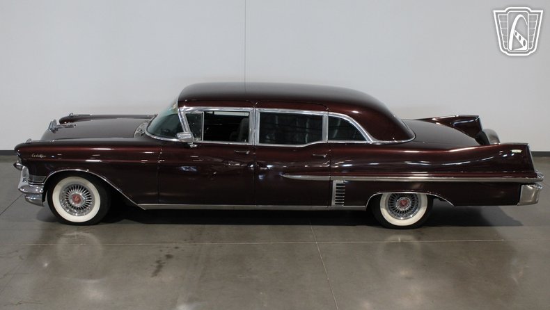 1957 Cadillac Fleetwood 18