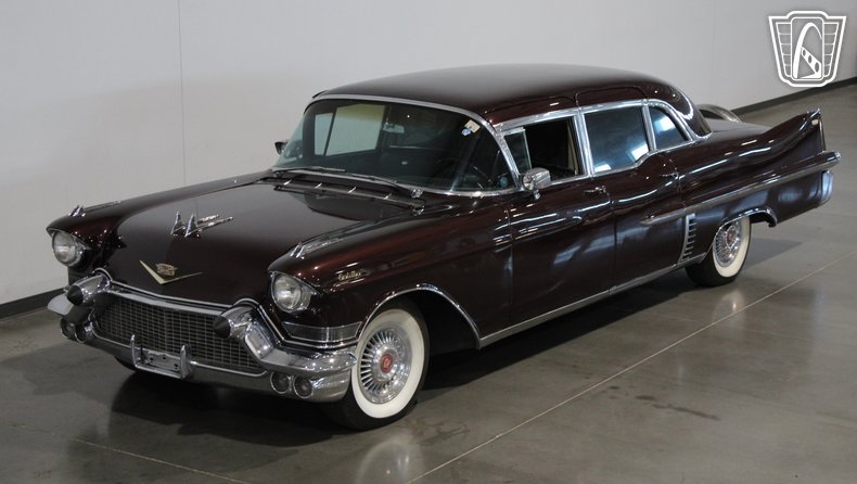 1957 Cadillac Fleetwood 17