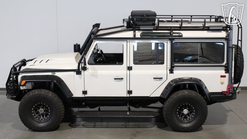 1993 Land Rover Defender 110 23