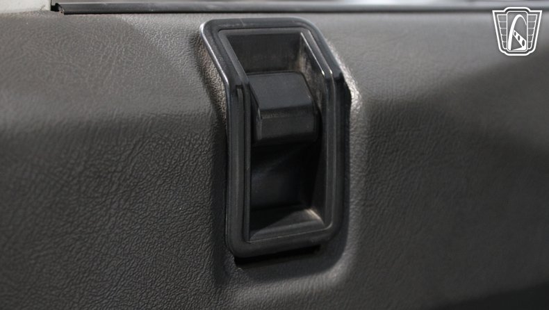1993 Land Rover Defender 110 73