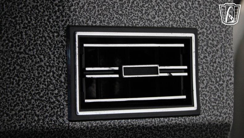 1993 Land Rover Defender 110 106