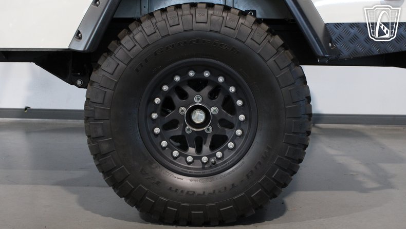 1993 Land Rover Defender 110 238
