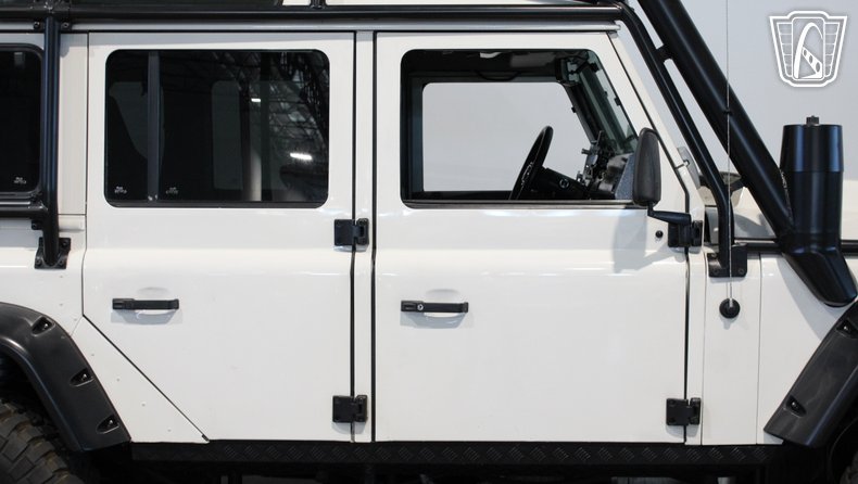 1993 Land Rover Defender 110 305