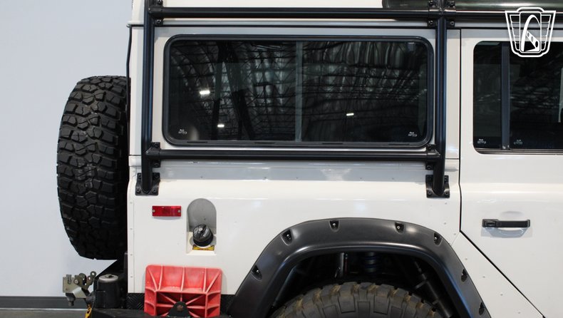 1993 Land Rover Defender 110 306