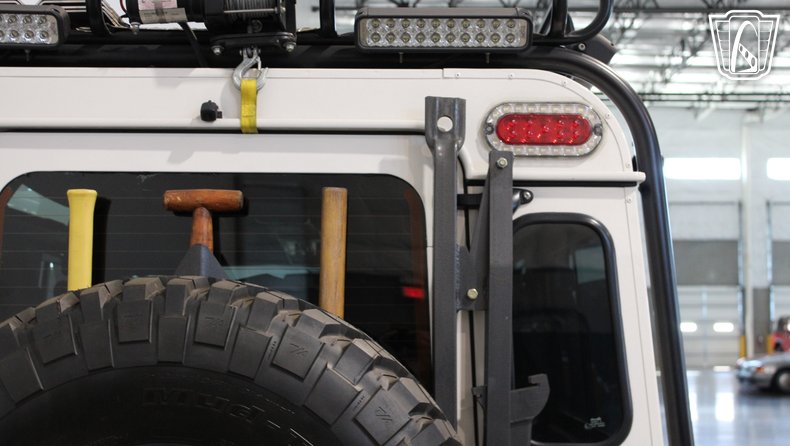 1993 Land Rover Defender 110 311