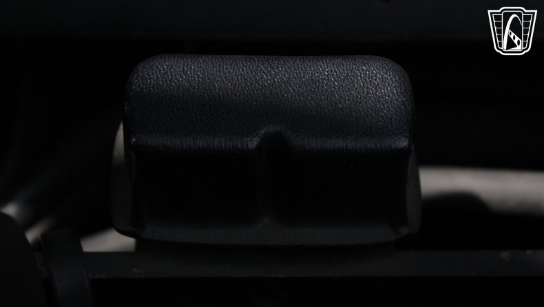 1993 Land Rover Defender 110 328