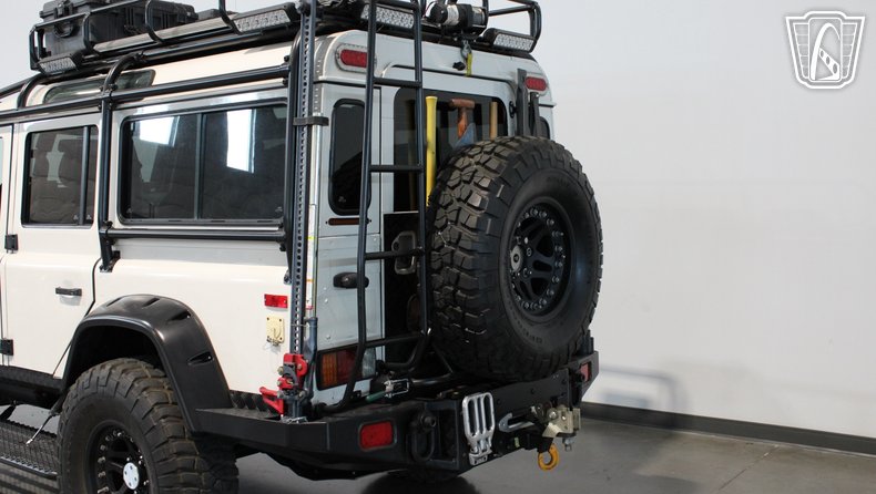 1993 Land Rover Defender 110 408