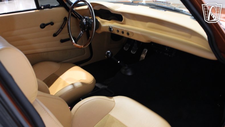 1970 Volvo P1800e 10