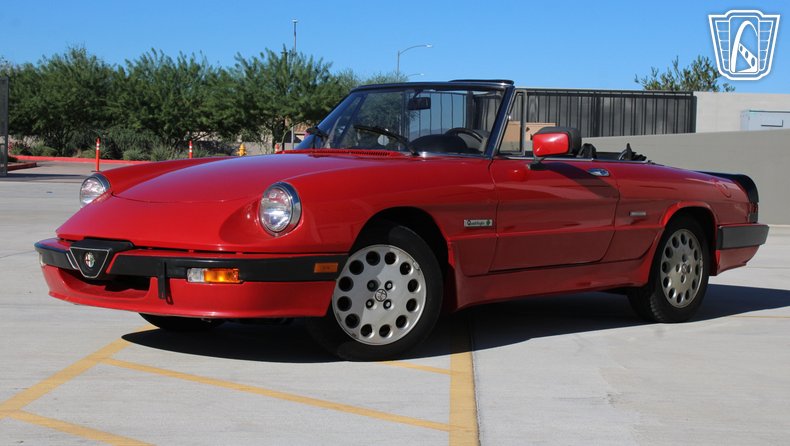1986 Alfa Romeo Spider Veloce 2