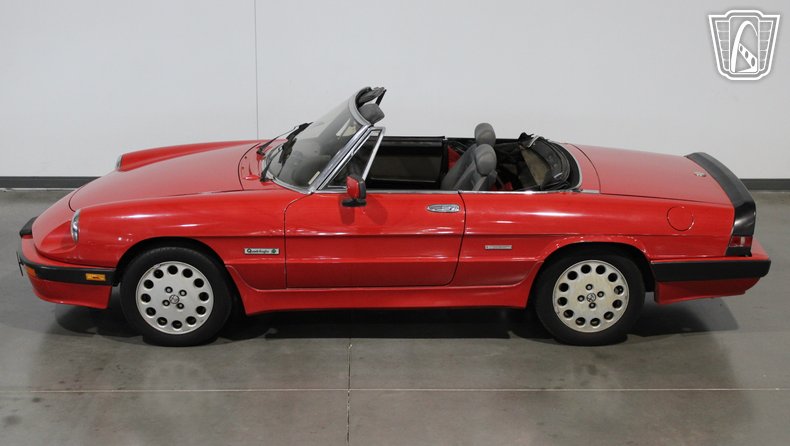 1986 Alfa Romeo Spider Veloce 21