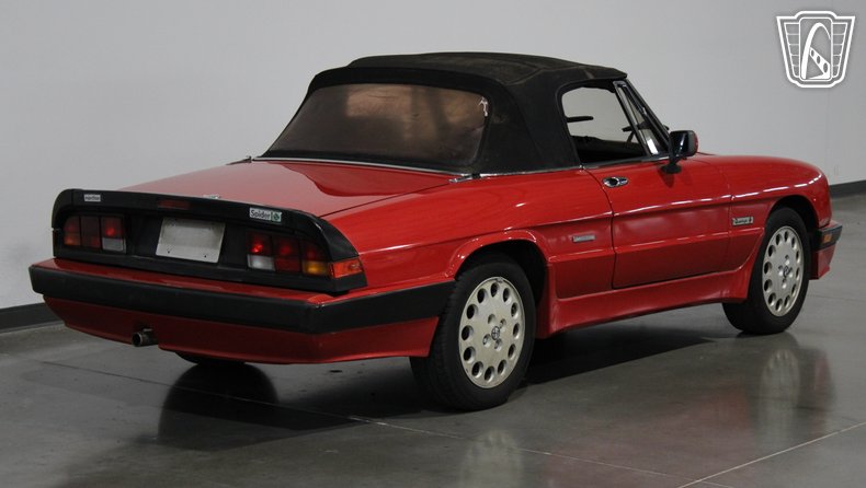 1986 Alfa Romeo Spider Veloce 26