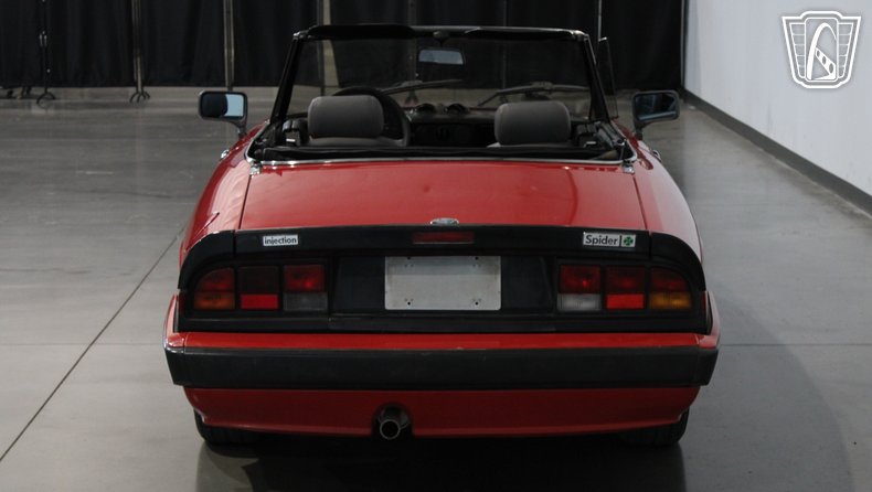 1986 Alfa Romeo Spider Veloce 27