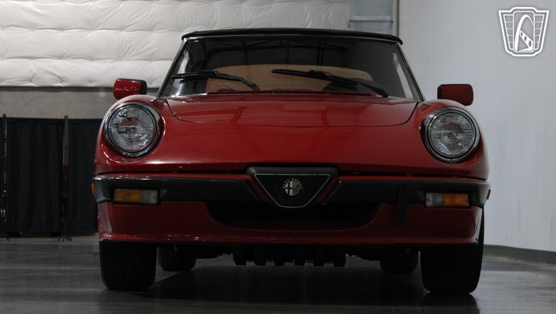 1986 Alfa Romeo Spider Veloce 31