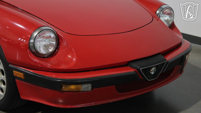 1986 Alfa Romeo Spider Veloce 136