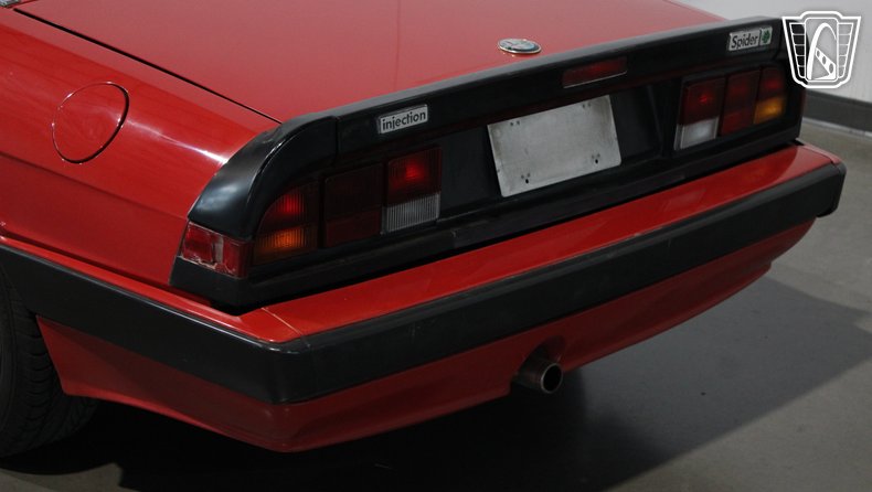 1986 Alfa Romeo Spider Veloce 182