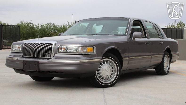 1996 Lincoln Town Car 2