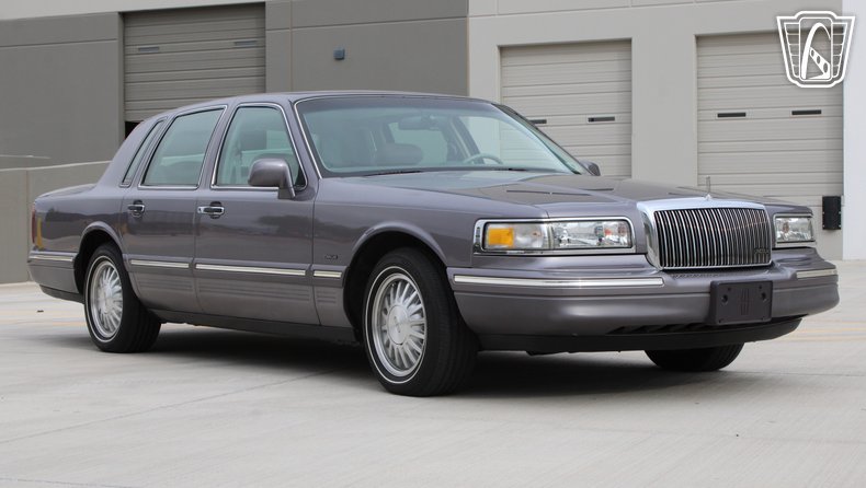 1996 Lincoln Town Car 5