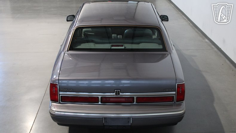 1996 Lincoln Town Car 18