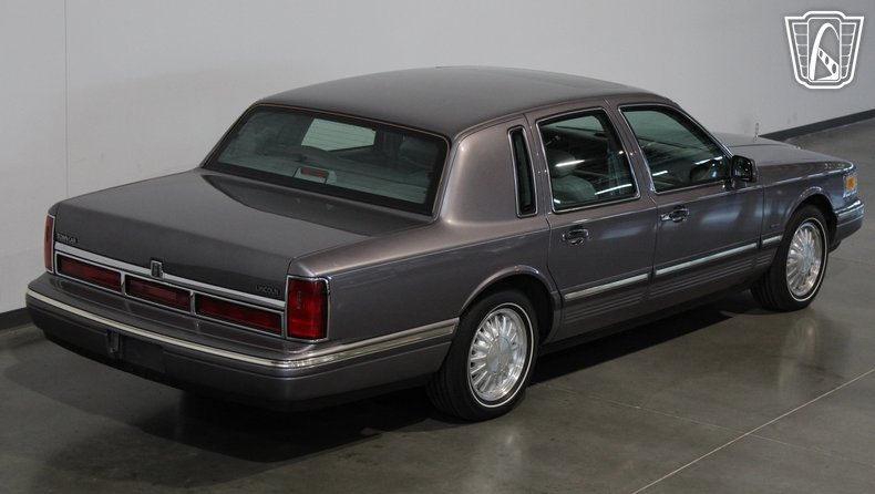 1996 Lincoln Town Car 17