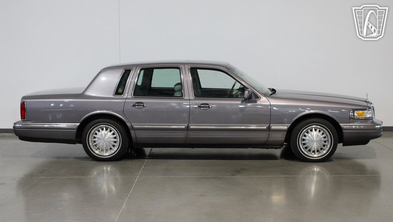 1996 Lincoln Town Car 24