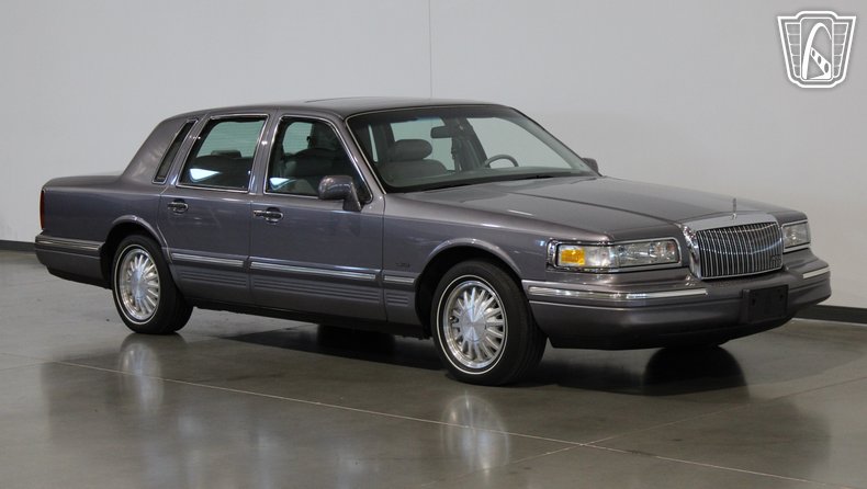 1996 Lincoln Town Car 23