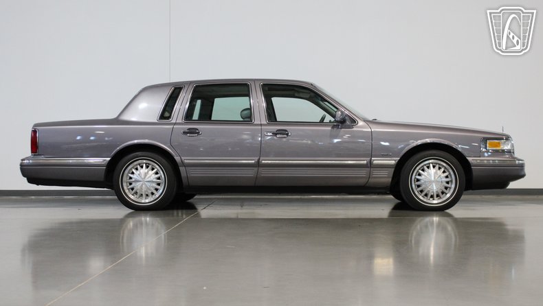 1996 Lincoln Town Car 32