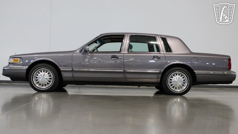 1996 Lincoln Town Car 36