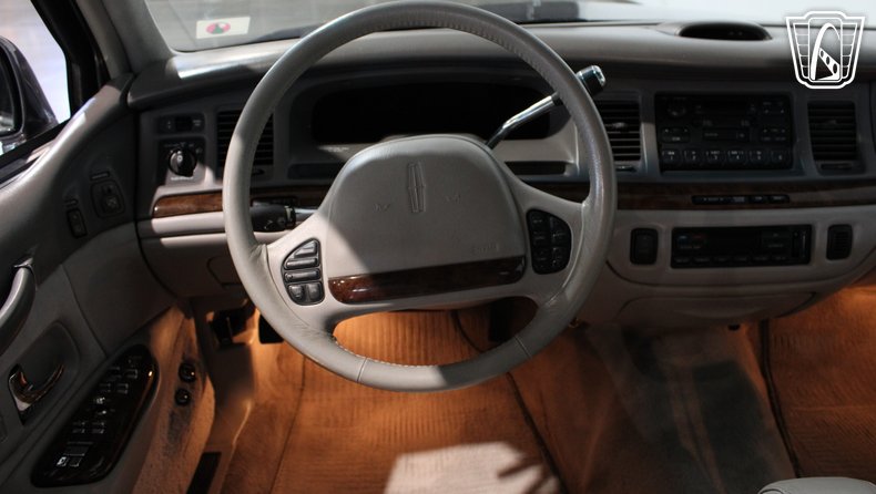 1996 Lincoln Town Car 40