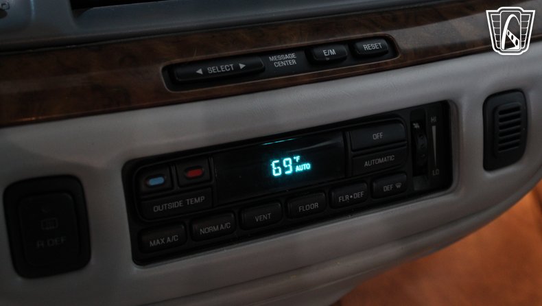 1996 Lincoln Town Car 49