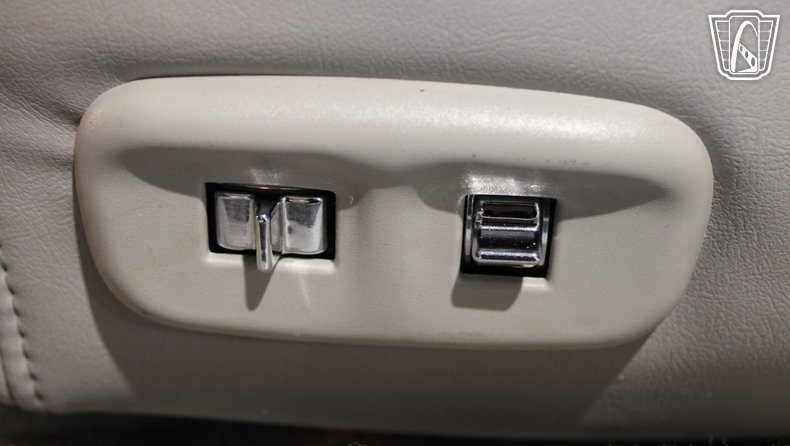 1996 Lincoln Town Car 77