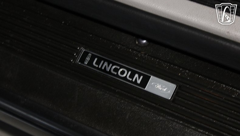 1996 Lincoln Town Car 76