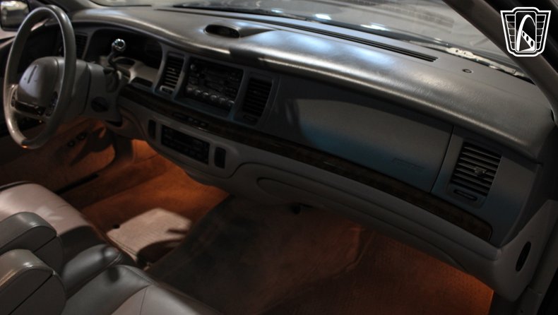 1996 Lincoln Town Car 102