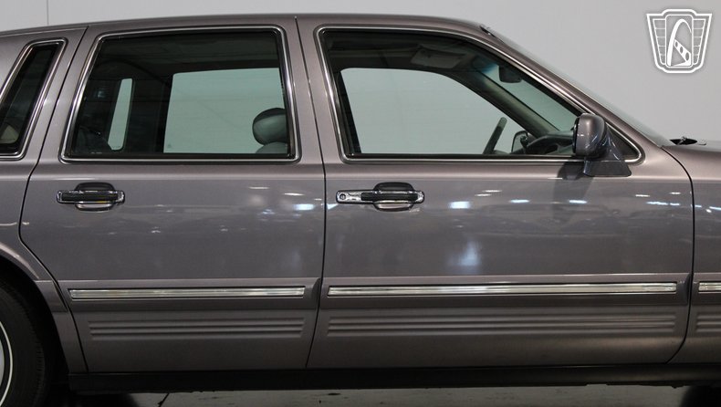 1996 Lincoln Town Car 178