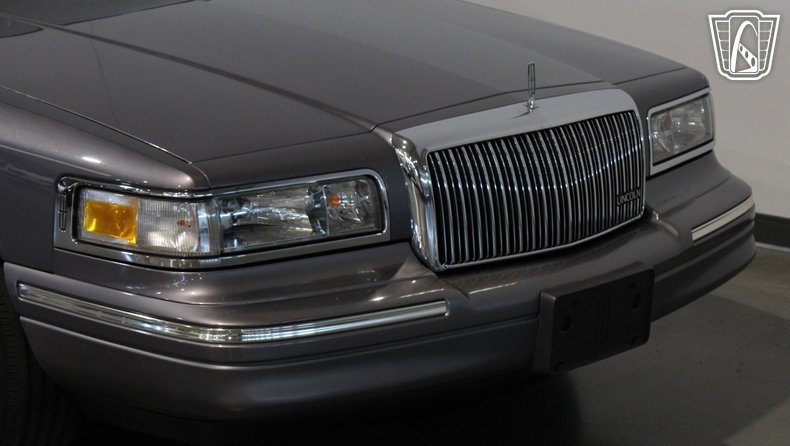 1996 Lincoln Town Car 180