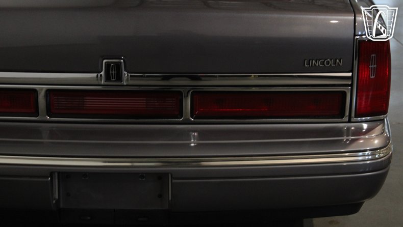 1996 Lincoln Town Car 183