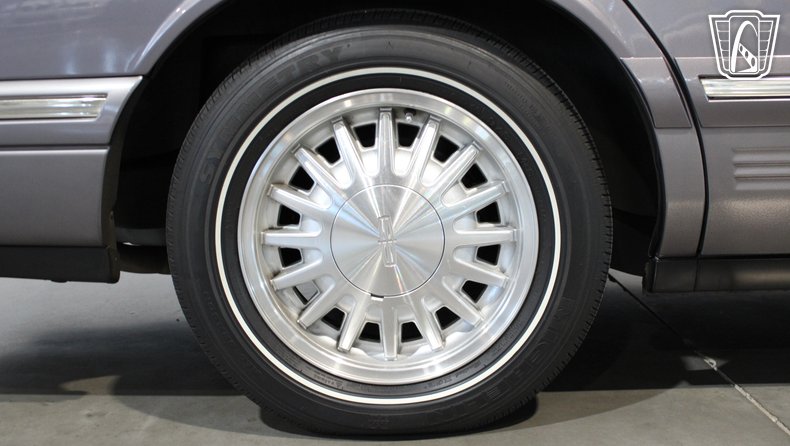 1996 Lincoln Town Car 205
