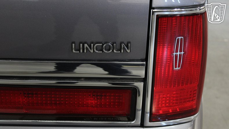 1996 Lincoln Town Car 206
