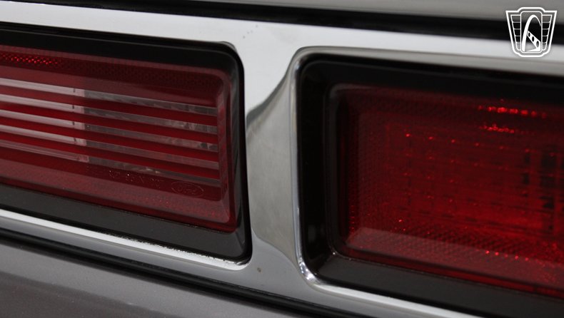 1996 Lincoln Town Car 209